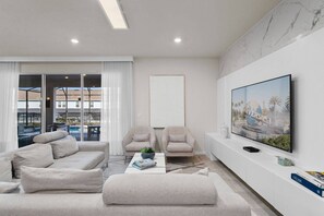 TV - 10 Bedroom/ 8 Bathroom/ Windsor Island (3233LW) (Davenport)