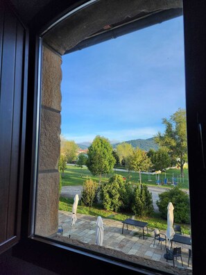 Soundproofing, free WiFi