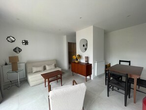 TV - LE BONO private home (Le Bono)