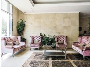 المنشأة من الداخل