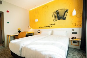 Hypo-allergenic bedding, in-room safe, desk, laptop workspace - ibis Styles Sibiu Arsenal (Sibiu)
