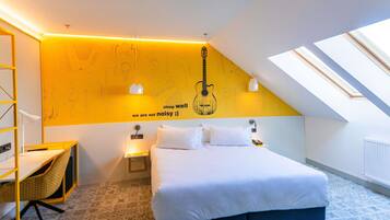 Superior Room, 1 Double Bed | Hypo-allergenic bedding, in-room safe, desk, laptop workspace