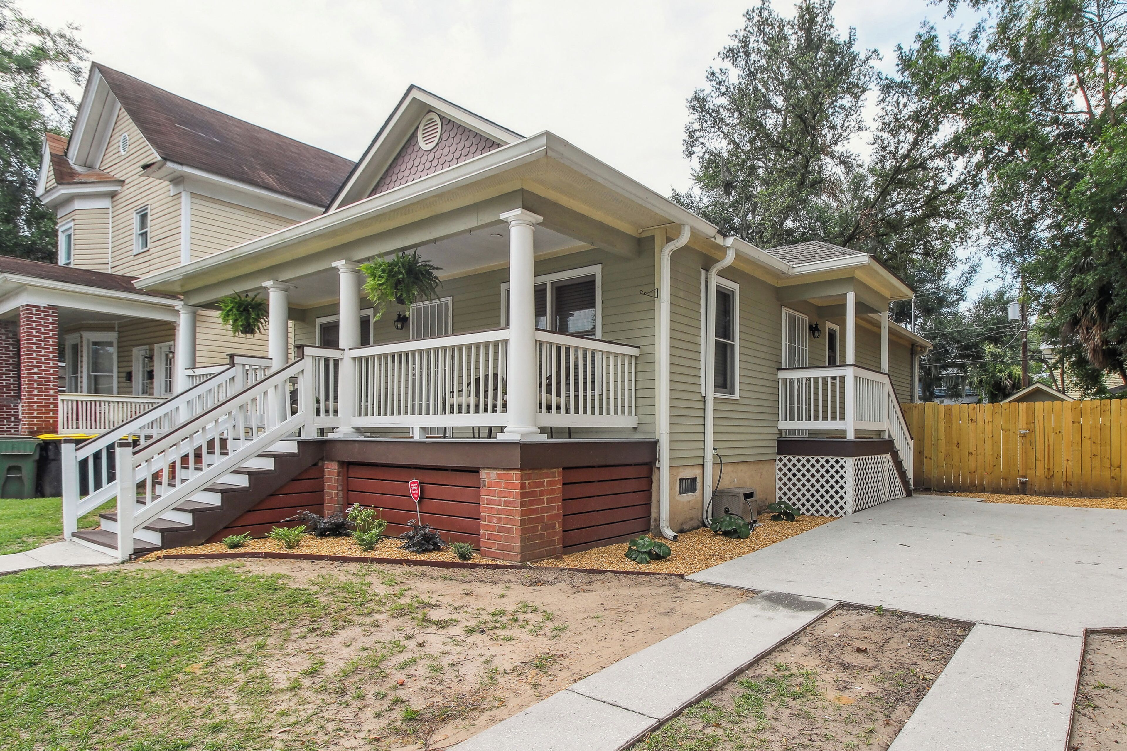 Savannah Home w/ Patio & Grill ~ 2 Mi to Downtown