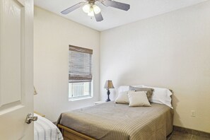 3 habitaciones, cuna de viaje, wifi y ropa de cama