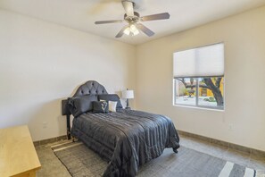3 chambres, lit parapluie, Wi-Fi, draps fournis