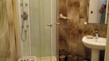 Douche, papier toilette