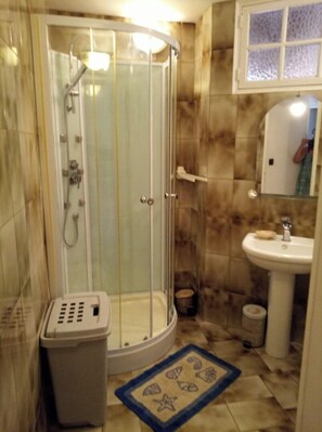 Douche, papier toilette