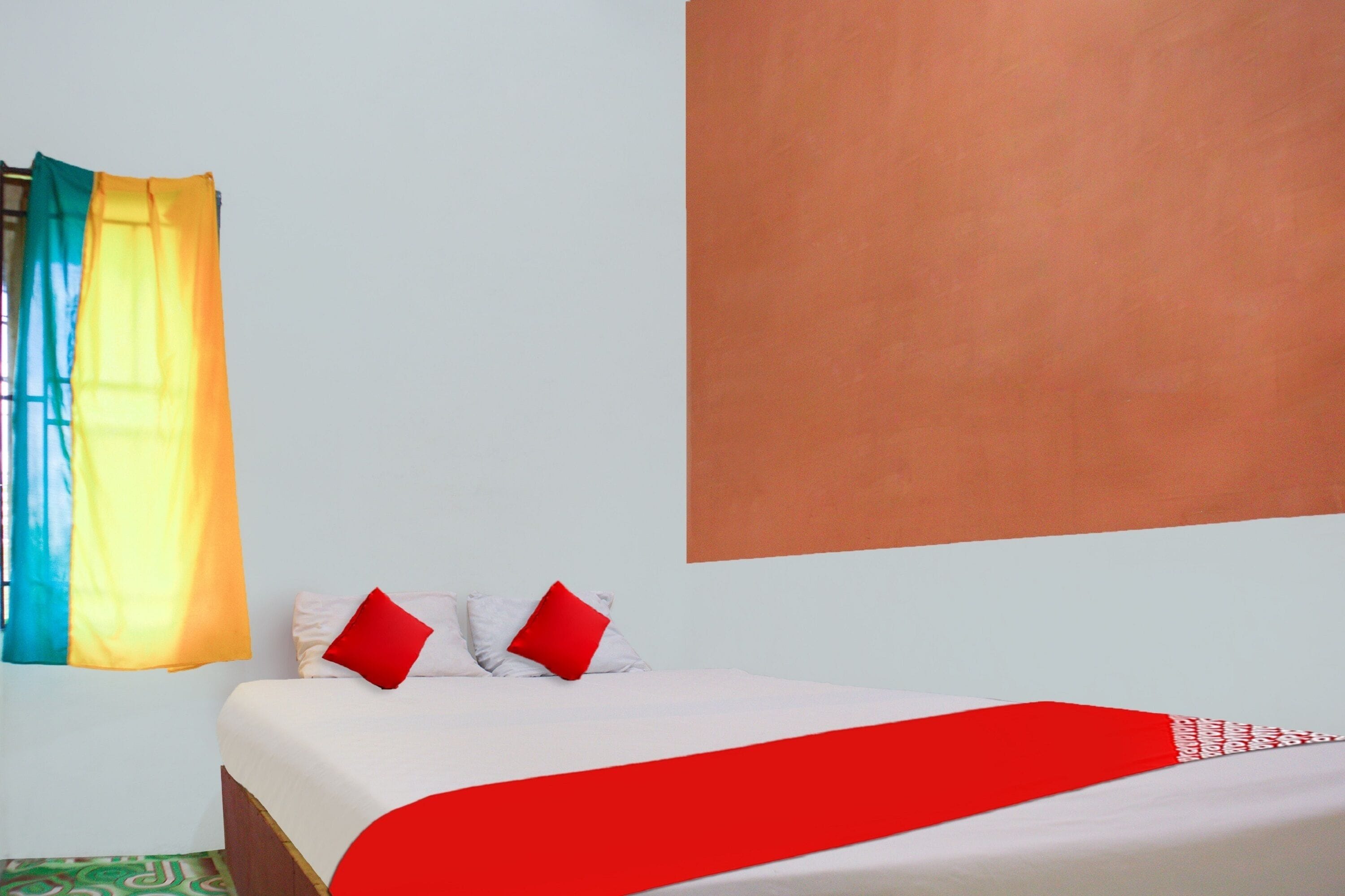 standard double room | desk, laptop workspace, free wifi, bed sheets