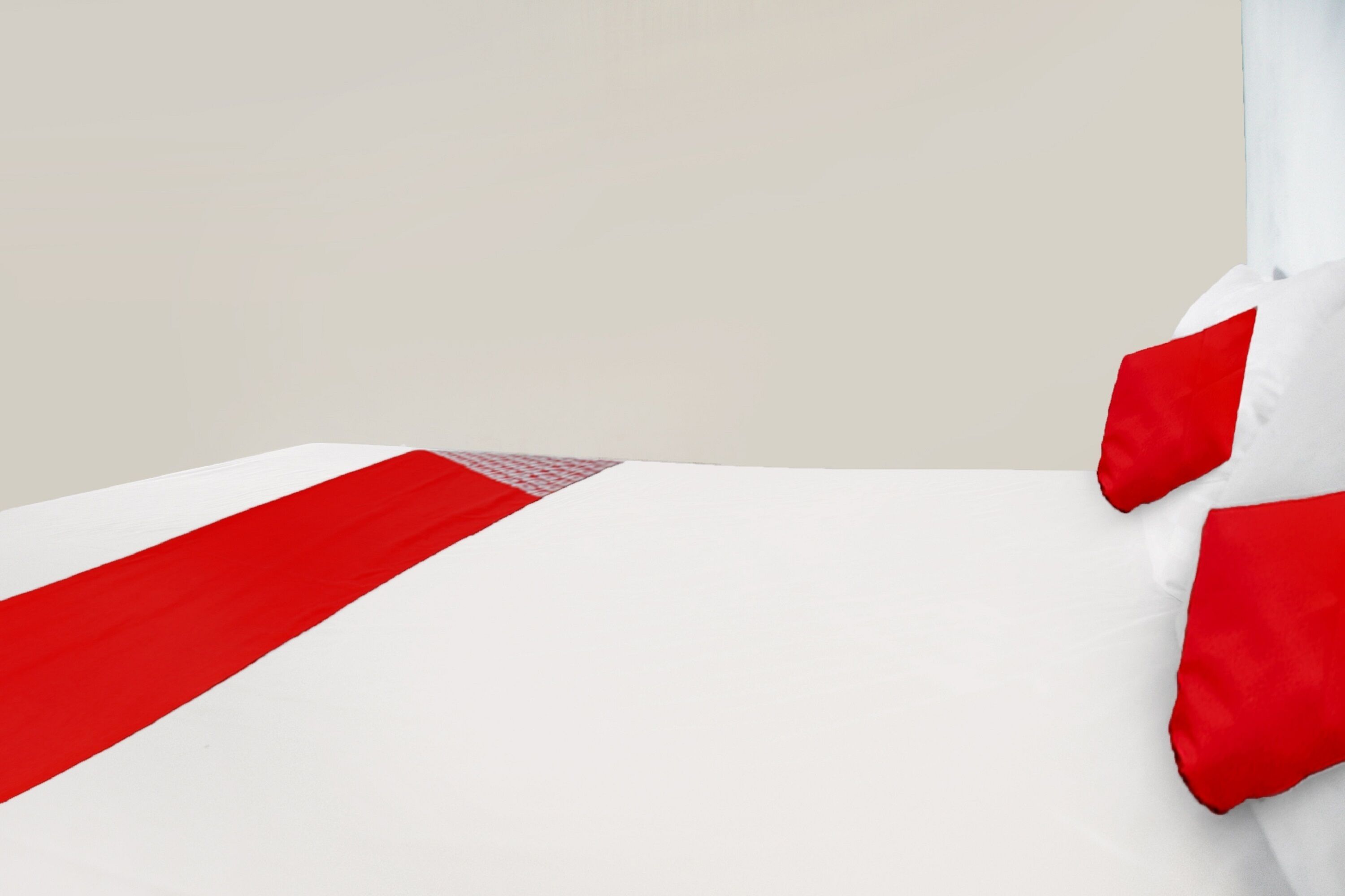 standard double room | desk, laptop workspace, free wifi, bed sheets