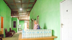 Quầy tiếp tân