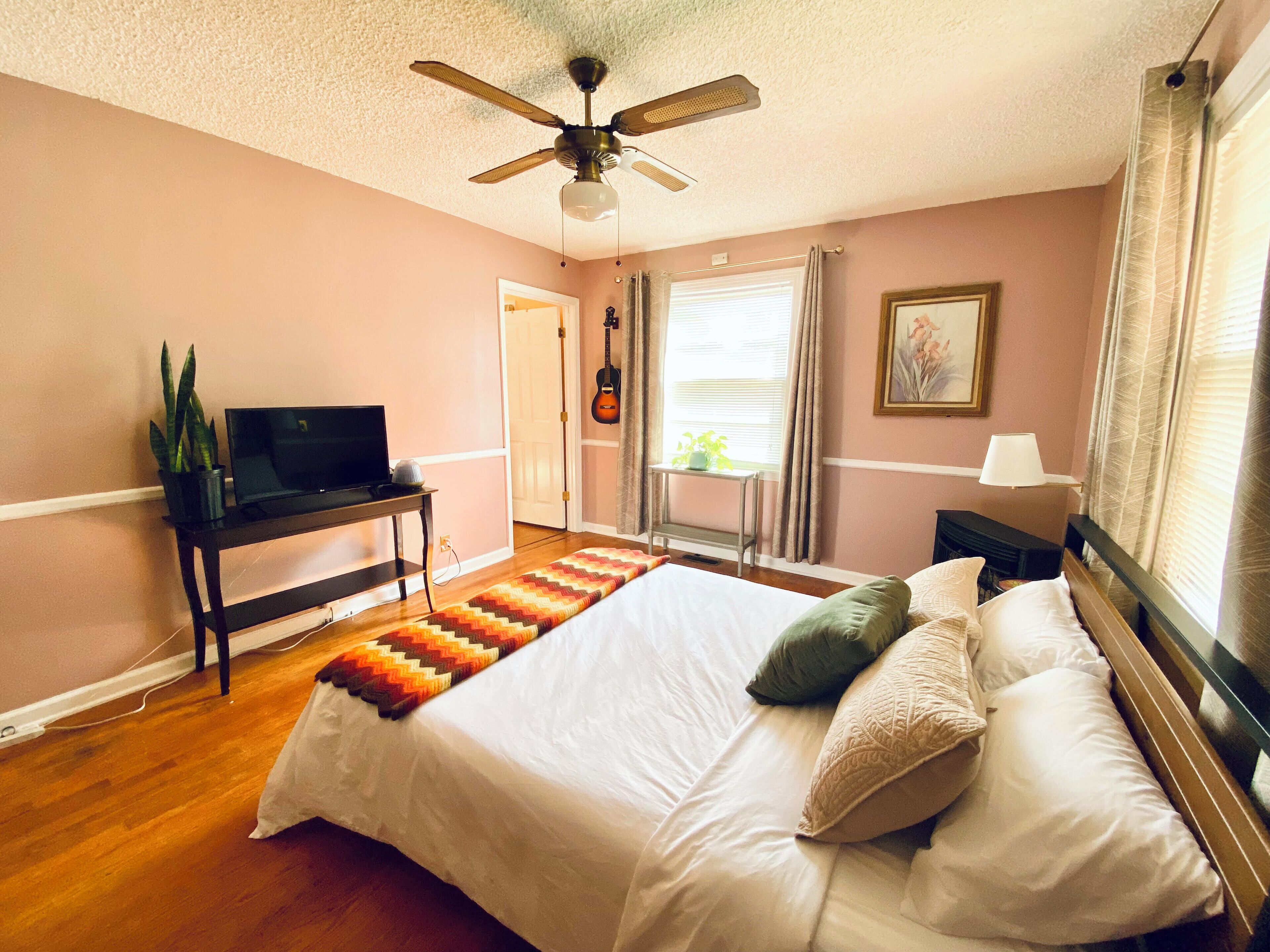 2 chambres, fer et planche à repasser, Wi-Fi gratuit, draps fournis