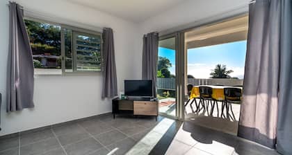 Fare Tahara'a 2BR in Arue