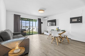 TV - "Julia" Apartment in Lanzarote | Puerto del Carmen (Puerto del Carmen)