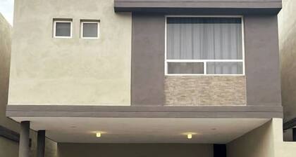 Casa en Privada Sector Cumbres Libra