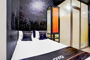 Standard Double Room | Laptop workspace, free WiFi, bed sheets - Hotel O Surabaya near Universitas Airlangga formerly Kertajaya Residence Surabaya (Surabaya)