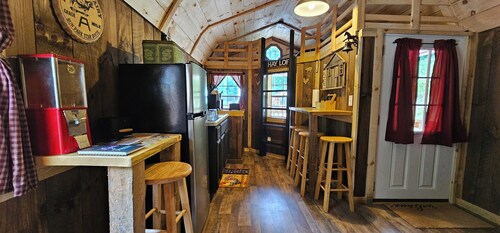 1 BR/1BR Lofted Cabin West Virginia Hatfield McCoy ATV Trails