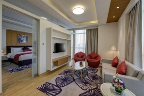 Cribs/infant beds - Royal Continental Hotel (Dubai)