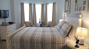 1 bedroom, iron/ironing board, WiFi, bed sheets - Savannah Inn Beach House Suite (Lewes)