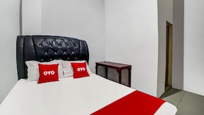 スタンダード ダブルルーム | ノートパソコン用作業スペース、WiFi (無料)、ベッドシーツ