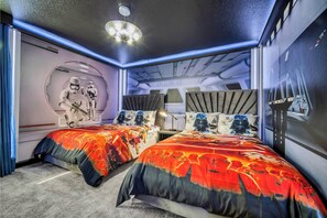 Family House | 9 bedrooms, premium bedding, free WiFi, bed sheets - Storey Lake 9 BR Themed Games Room (Kissimmee)