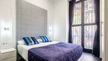 2 slaapkamers, een strijkplank/strijkijzer, gratis wifi, beddengoed