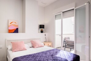 1 slaapkamer, een strijkplank/strijkijzer, gratis wifi, beddengoed