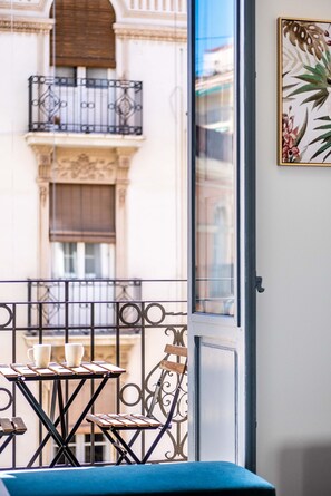 Dining - Spacious Apartment with City View (Valencia)