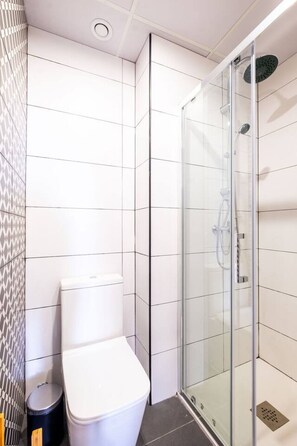 Shower, hair dryer - Bright House with Warm and Friendly Vibes (Valencia)