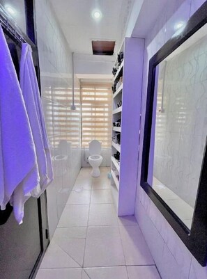 Bathroom - Enjoyable, peacefull home (Dar es Salaam)