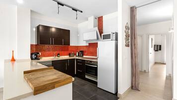 Fridge, microwave, oven, dishwasher