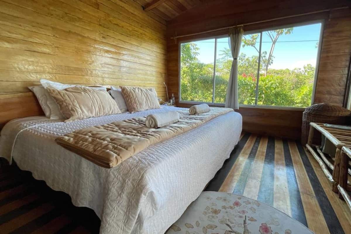 Baita Superior, 1 letto king con divano letto, vista giardino, al piano terra | 1 camera, biancheria da letto di alta qualità, copriletto in piuma