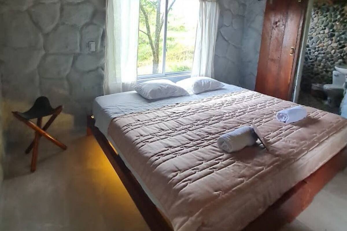 Baita Junior, patio, vista giardino | 1 camera, biancheria da letto di alta qualità, copriletto in piuma