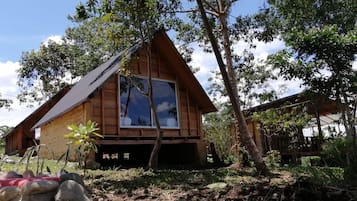 Standard Cabin, Pets Allowed | Living area