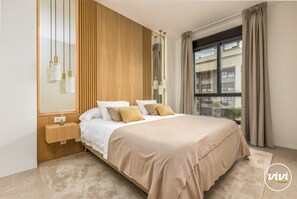 3 chambres, coffres-forts dans les chambres, fer et planche à repasser