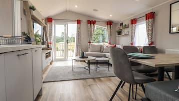 Cottage | Dining