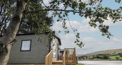 Astoria Lodge