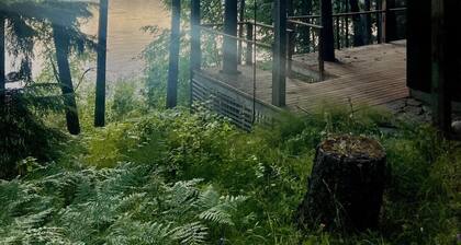 Beautiful Private Lakefront Home