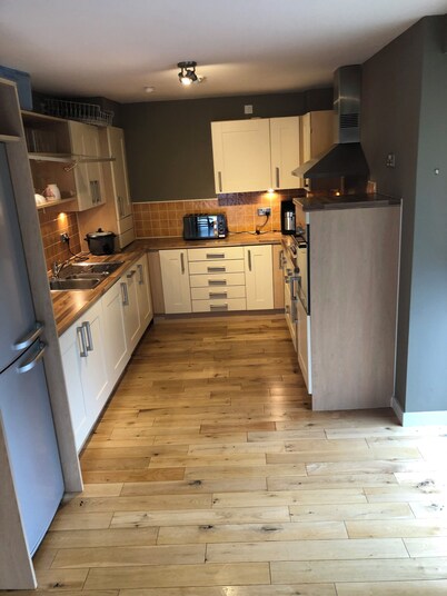 4 Bedroom Apartment Glasgow City
