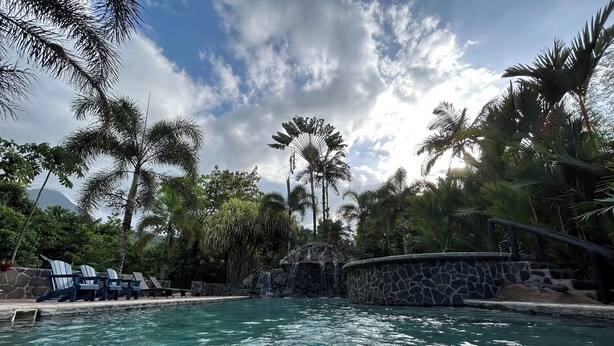 Outdoor pool - House in La Fortuna with Jacuzzi & Pool (La Fortuna)