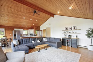 TV, fireplace - Crystal Lake Vacation Rental, 3 Mi to Betsie River (Beulah)