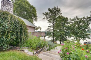 Property grounds - Hot Tub & Dock: Waterfront Bristol Area Retreat (Blountville)