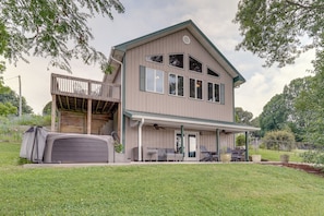 Exterior - Hot Tub & Dock: Waterfront Bristol Area Retreat (Blountville)