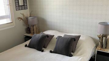 2 chambres, fer et planche Ă repasser, Wi-Fi, draps fournis