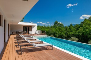 Piscine extérieure, piscine chauffée