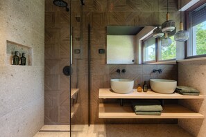 Shower, hair dryer, bidet, towels - VILA NICOL TIRELI premium and private Villa in Istria for your family vacation (Boljevići)