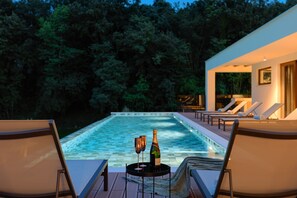 Outdoor pool, a heated pool - VILA NICOL TIRELI premium and private Villa in Istria for your family vacation (Boljevići)