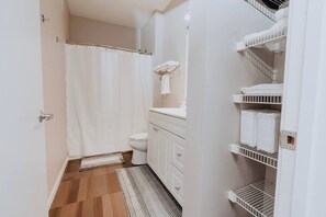 Shower, hair dryer, towels - Pet-Friendly Forest Park Studio w/ Pool & WFH Desk (St. Louis)