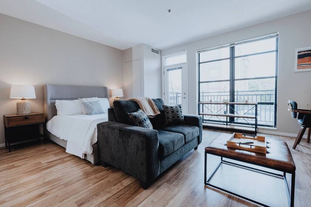 1 bedroom, desk, iron/ironing board, WiFi