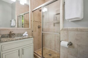 تجهيزات دش، مجففات شعر، مناشف، صابون