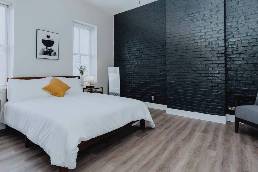 4 bedrooms, desk, iron/ironing board, WiFi